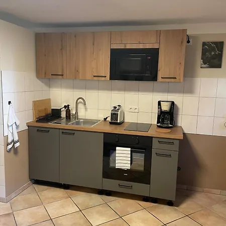 Modernes City-apartment Mit Parkplatz In *