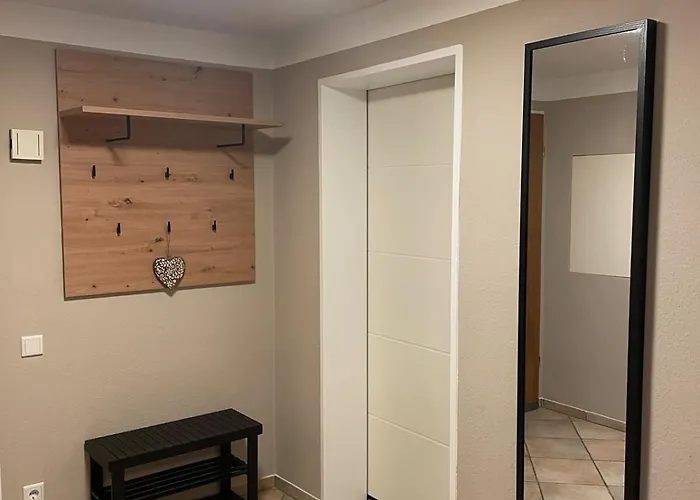 アパート Modernes City-apartment Mit Parkplatz In パーダーボルン